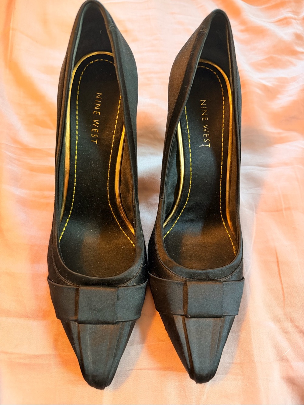 Nine West Black Pointed-Toe Pumps with Bow Accent